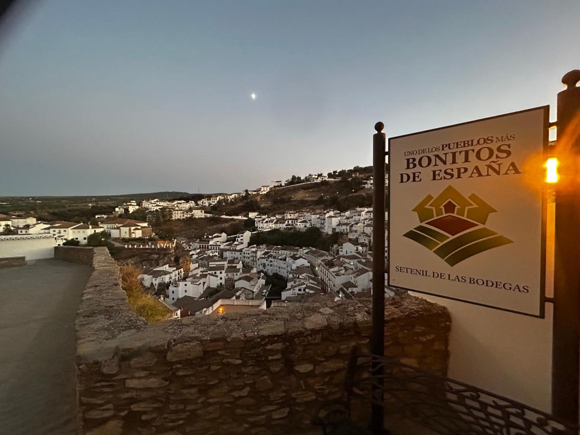 Apartamento El Patio. Setenil De Las Bodegas الغرفة الصورة